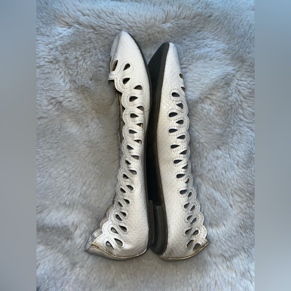 LC by Lauren Conrad | Flats 🌵 - Picture 4 of 10